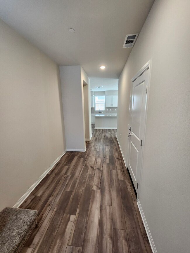 Foto del edificio - Modern Living in Upland’s Newest Gated Com...