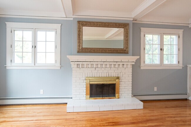 Building Photo - 47 Hadwen Rd