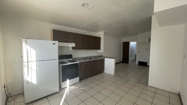 Building Photo - 605 Meadow Rd