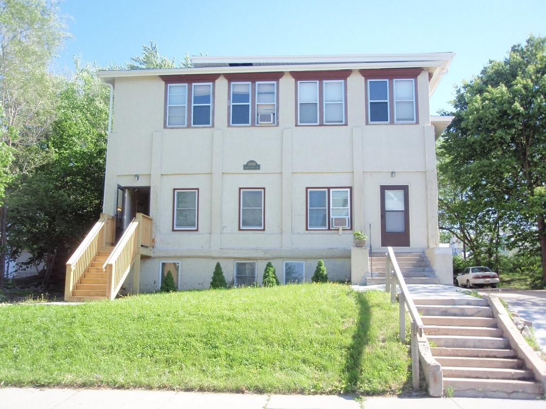 Primary Photo - 3009 Marcy St