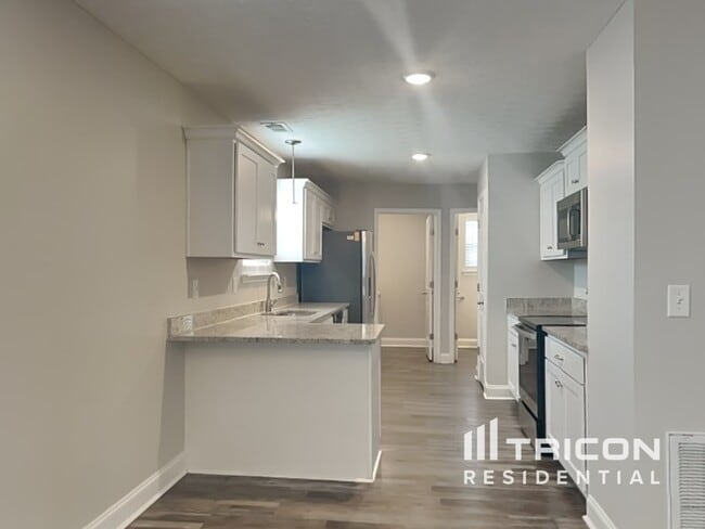 Building Photo - 1020 Berra Dr