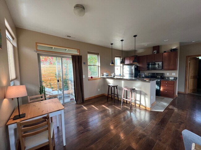 Foto del edificio - 3107 Dana Ln