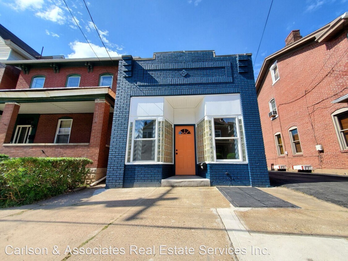 Primary Photo - Studio, 1 bath House - 1720 Middle St