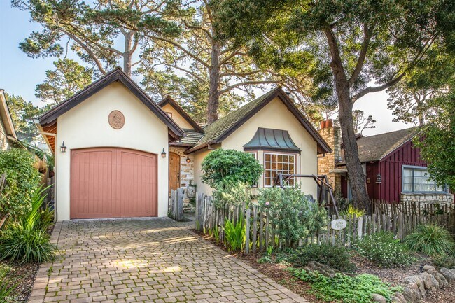 Building Photo - 3 br, 2 bath House - 3802 Lobos Cottage