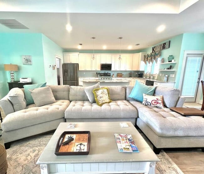 Foto del edificio - 5402 Pinetree Ave