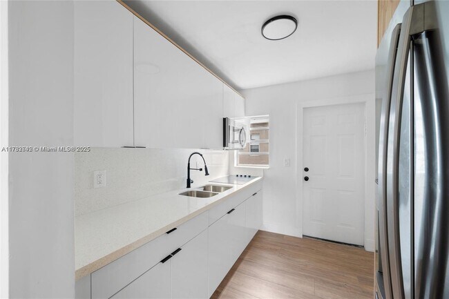 Foto del edificio - 417 NW 15th Ave