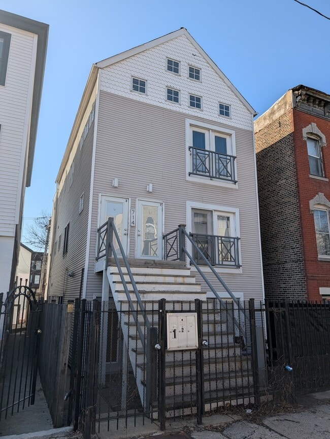 Building Photo - 714 N Elizabeth St
