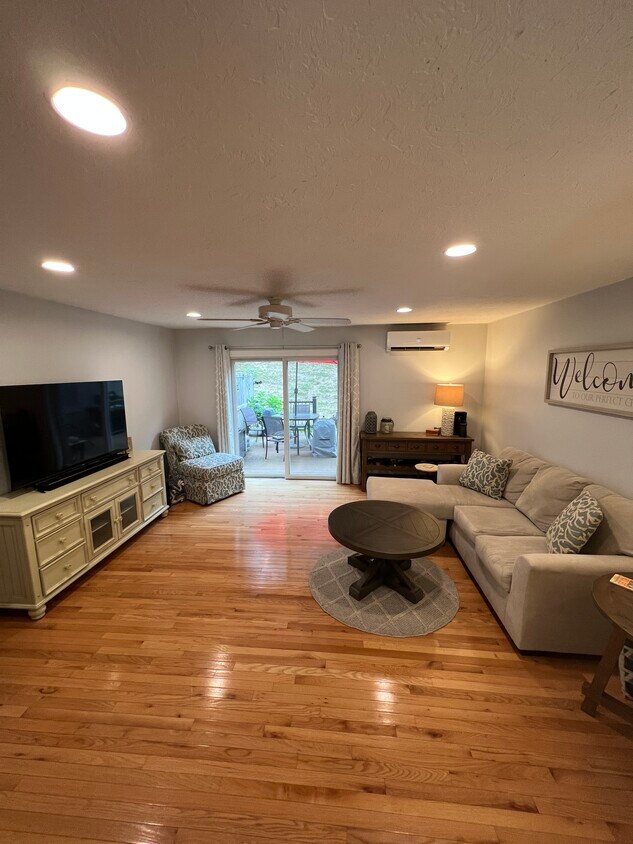 Foto principal - 222 Quaker Rd