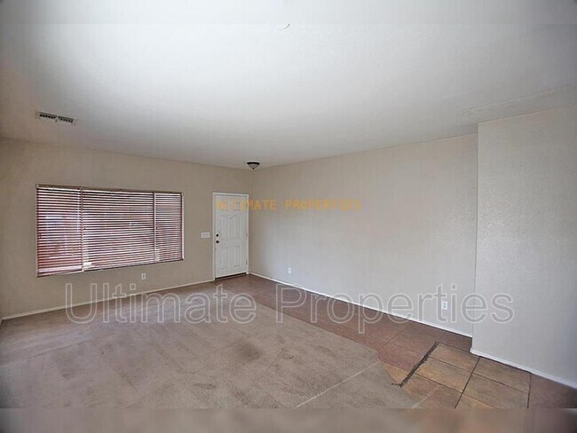 Foto del edificio - 721 S 123rd Dr