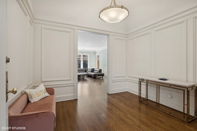 Foto del edificio - 1350 N State Pkwy