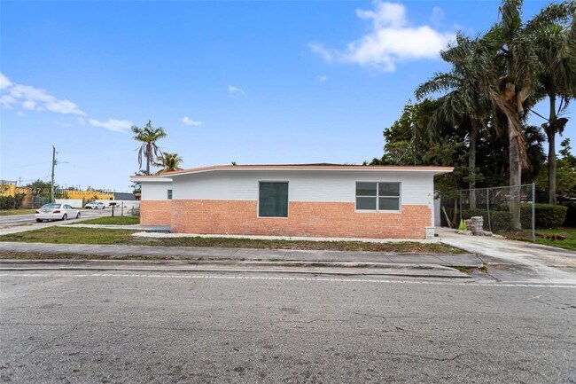 Foto del edificio - 988 NW 10th St