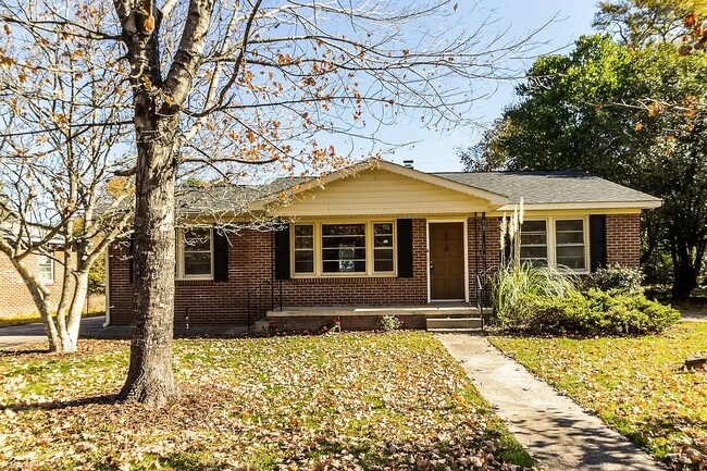 Building Photo - 1518 Dahlia Rd