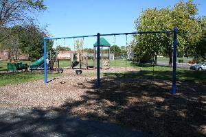 Building Photo - 5 Oak Creek Dr