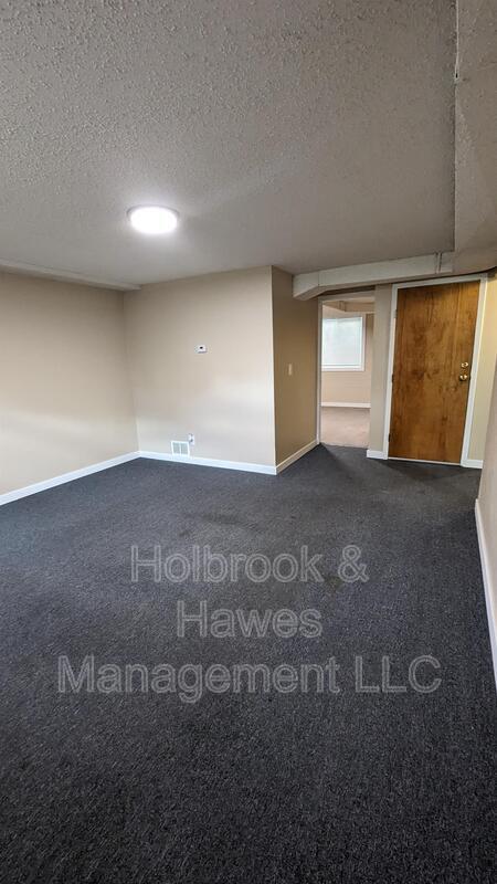 Building Photo - 400 Alpert Ave