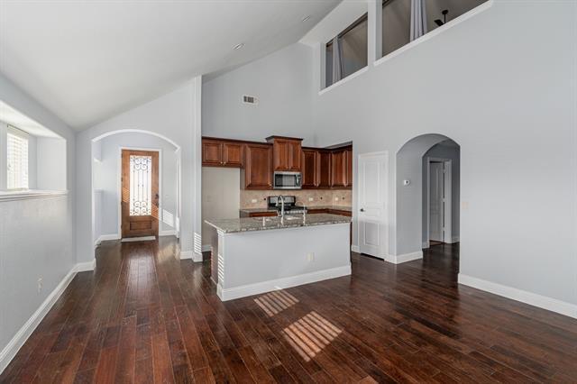 Building Photo - 1721 Sandalwood Ln