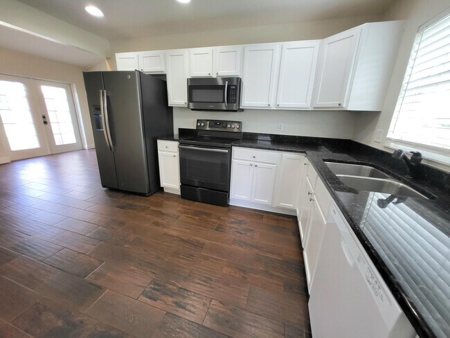 Foto del edificio - 588 Charles Dr