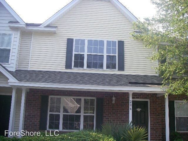 Primary Photo - 206 South St