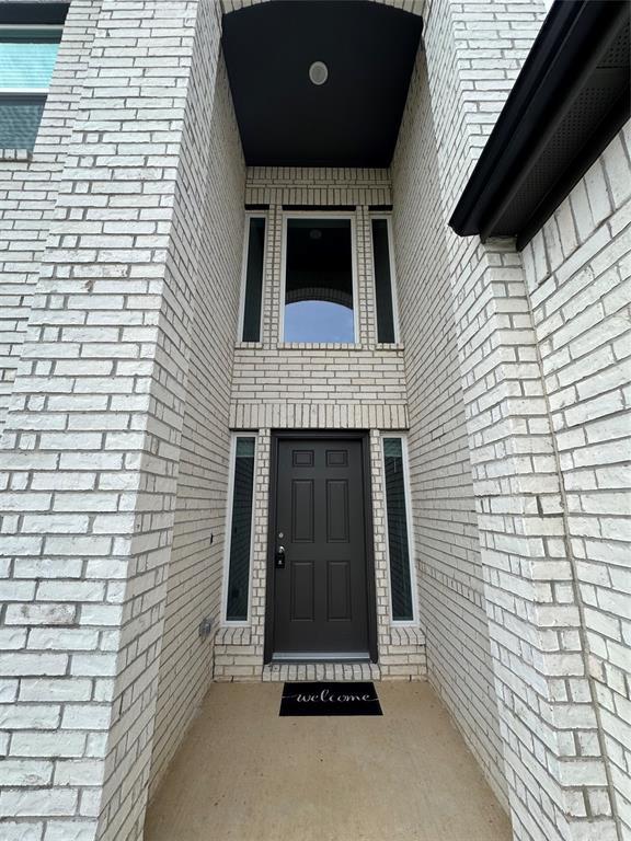 Building Photo - 27231 Blue Pool Dr