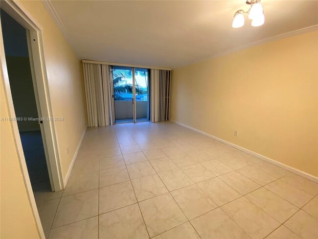Building Photo - 2160 SW 16th Ave