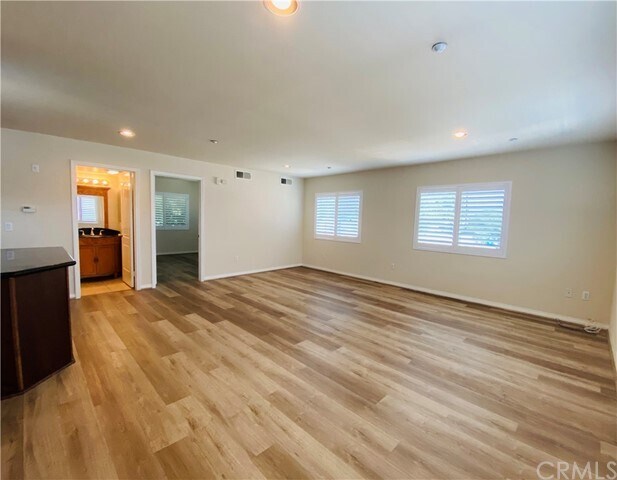 Building Photo - 2061 Mountain Ave