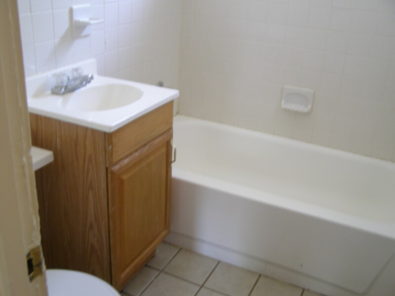 Building Photo - 32260 Hillsdale Ct
