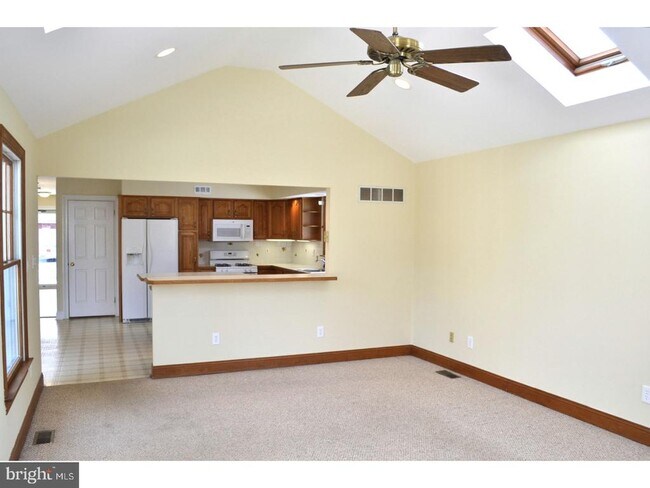 Building Photo - 2162 Penbryn Ave