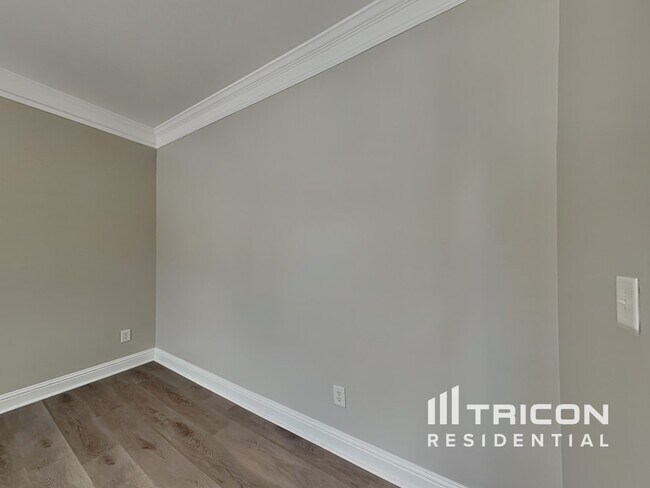 Foto del edificio - 1790 Heatherglade Ln