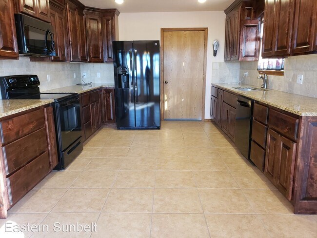 Building Photo - 3 br, 2 bath House - 404 Monticello Parkway