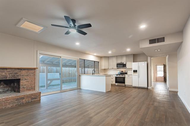 Foto del edificio - 5220 Pruitt Dr