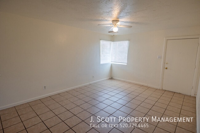 Building Photo - 6134 W Cavalier Dr