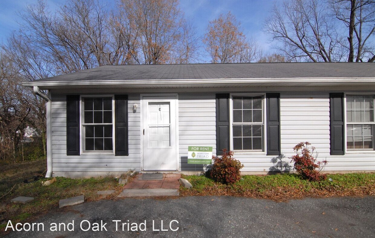 Primary Photo - 428 N Logan St