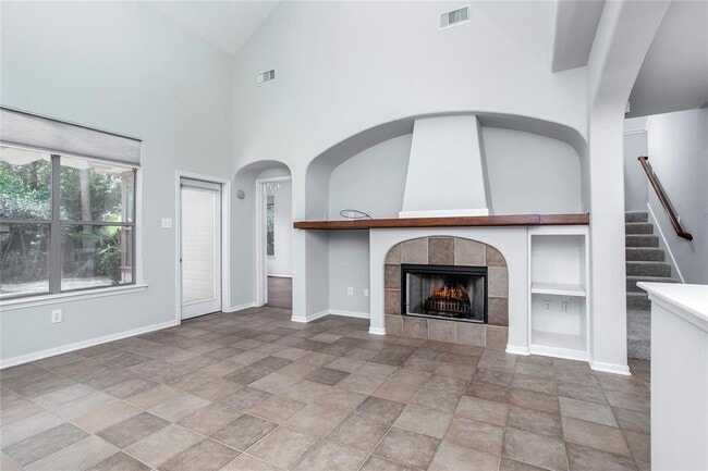 Building Photo - 59 Douvaine Ct