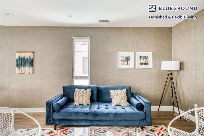 Foto del edificio - 10734 Bloomfield St