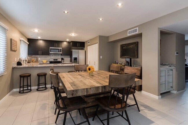 Foto del edificio - 5839 N Granite Reef Rd