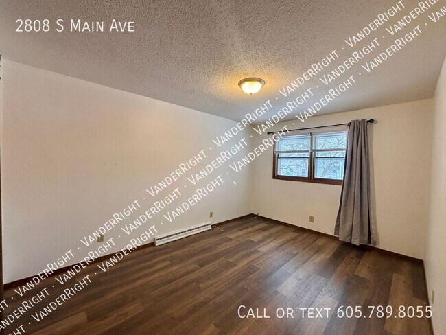 Building Photo - 2808 S Main Ave