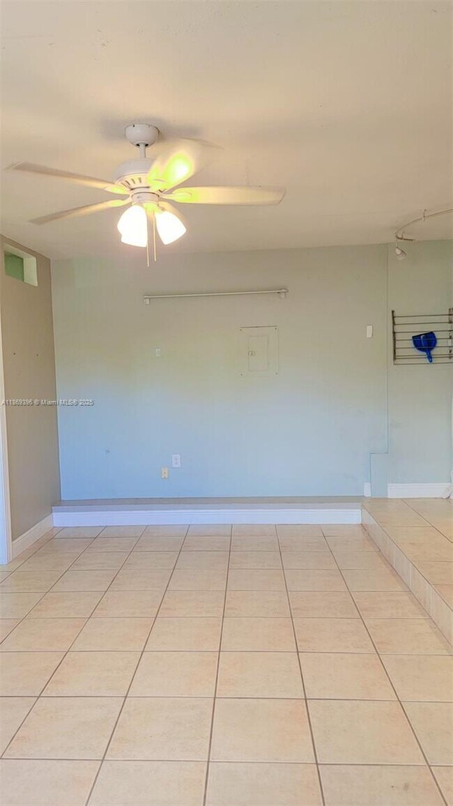 Building Photo - 850 SW 55th Terrace