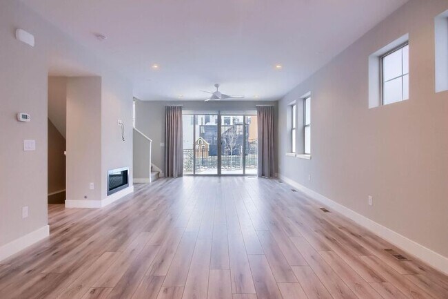 Building Photo - 15545 W Harvard Ave