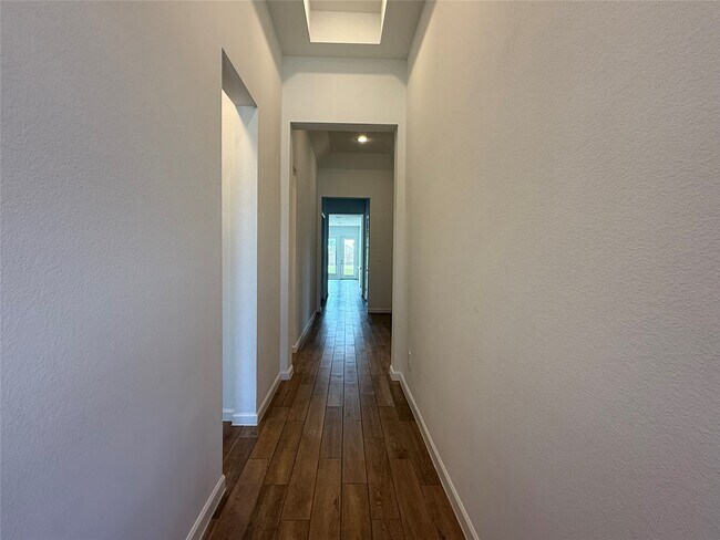 Foto del edificio - 4942 Hitchings Ct