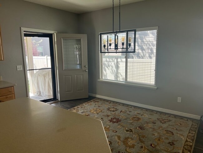Building Photo - 761 Oak Green Dr