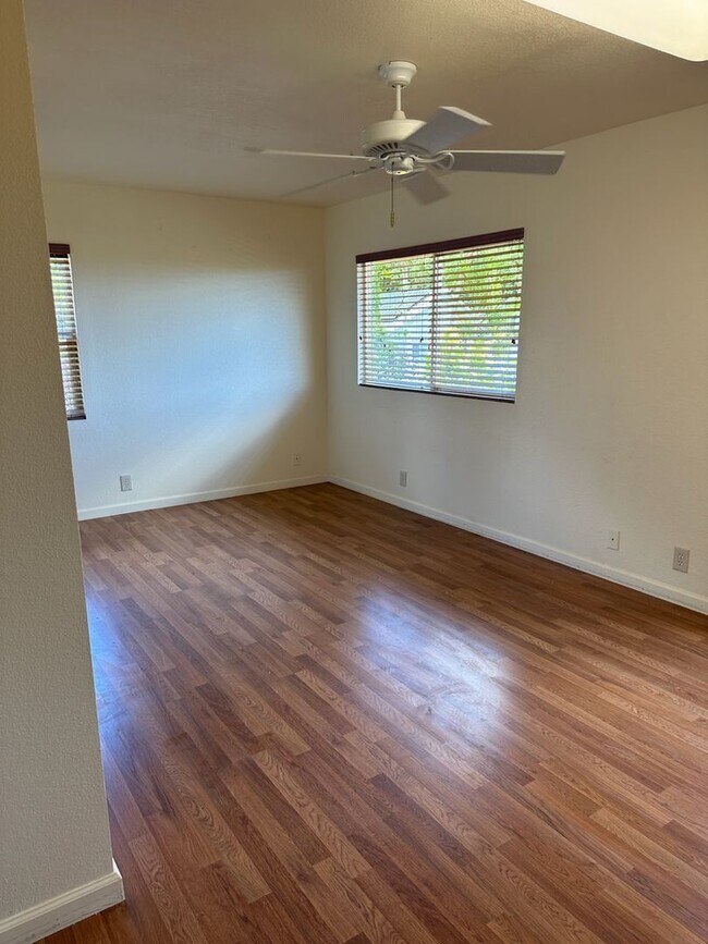 Foto del edificio - 4 bedroom 2.5 bath single family home in Mililani
