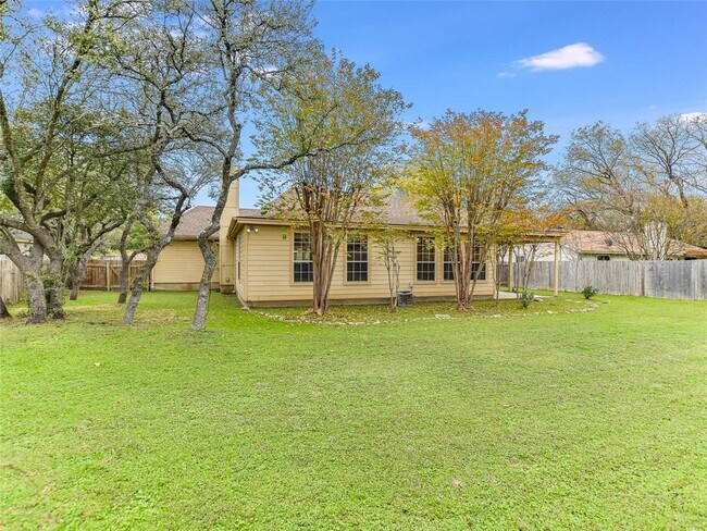 Foto del edificio - 13220 Villa Park Dr