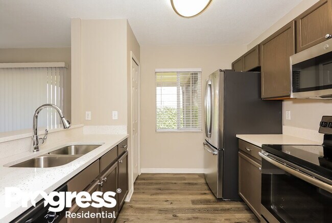 Foto del edificio - 1619 Fluorshire Dr