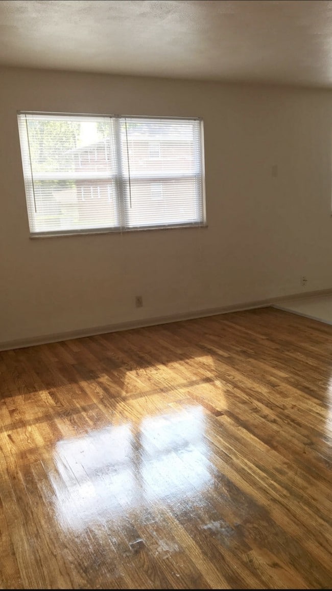 Foto del edificio - 2438 E Kelly St