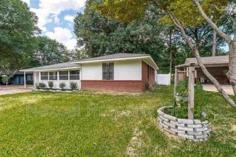 Primary Photo - 3349 Northmoor Ave