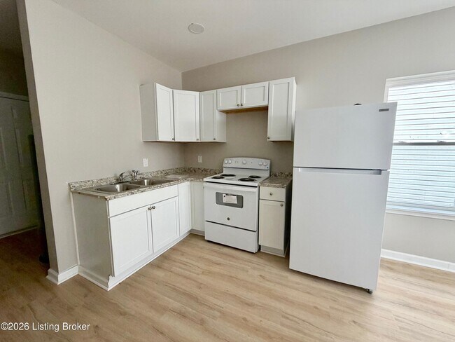 Foto del edificio - 118 E Collins Ct