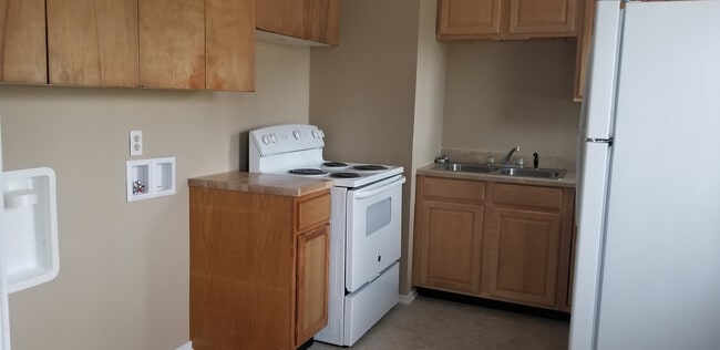 Building Photo - 3 Bedroom Ranch