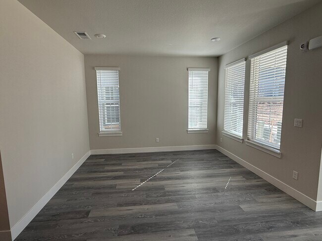 Foto del edificio - 8896 Yellowcress St