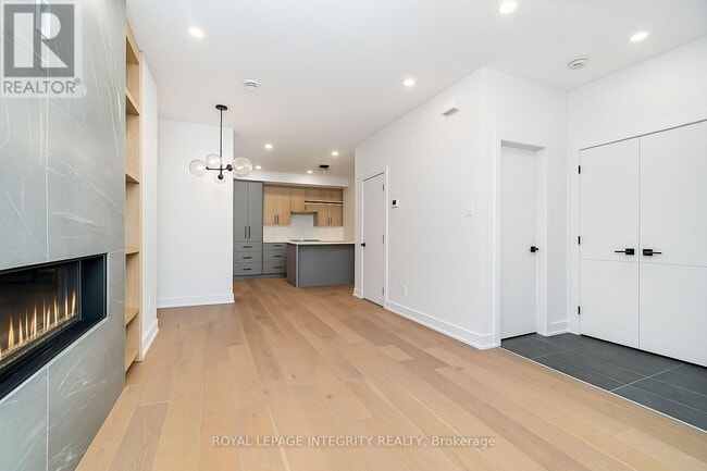 Building Photo - 284 Dovercourt Ave