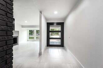 Building Photo - 7702 Richmond Ave. Building Photo - 7702 Richmond Ave.