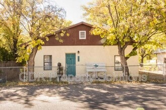 Building Photo - 305 Wilshire Dr SW